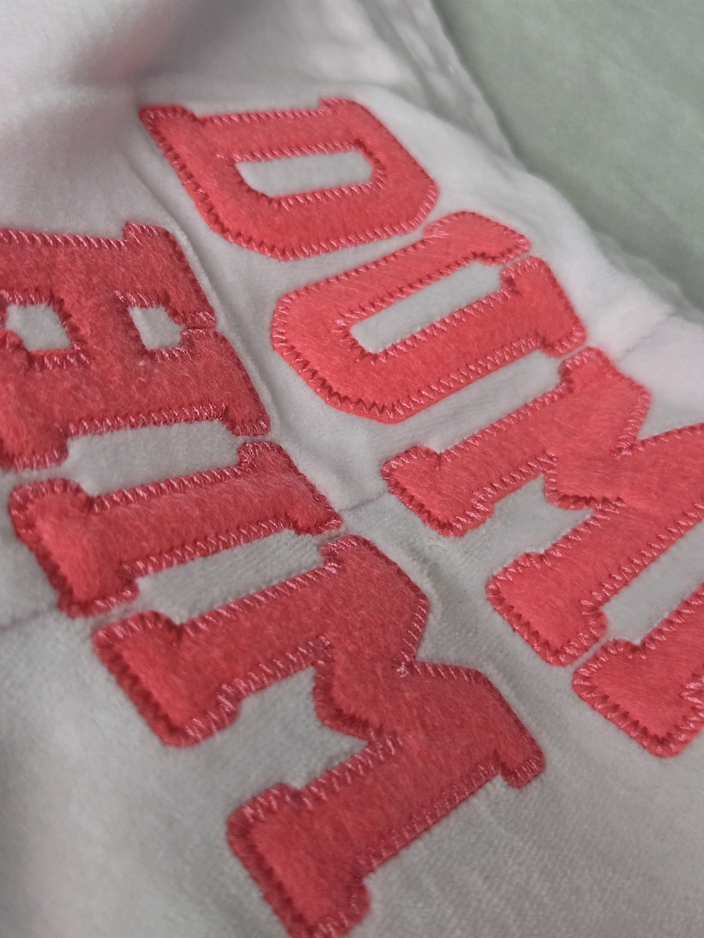 Juicy Couture Velour 'DUMP HIM' Scalloped Shorts In Soft Glow Pink S - Picture 5 of 11